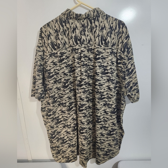 Big&Tall Black and Tan Patterned Shirt, Size 3XLT - Picture 3 of 5